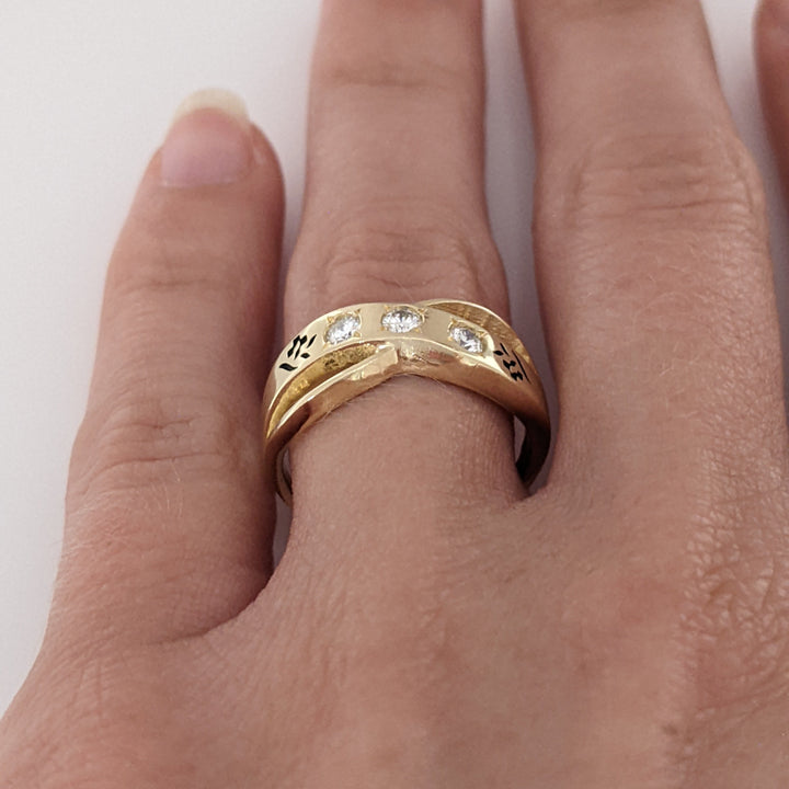 14K .21 CARAT TOTAL WEIGHT VS1 I DIAMOND ROUND (3) BLACK ENAMEL ESTATE RING 3.8 GRAMS