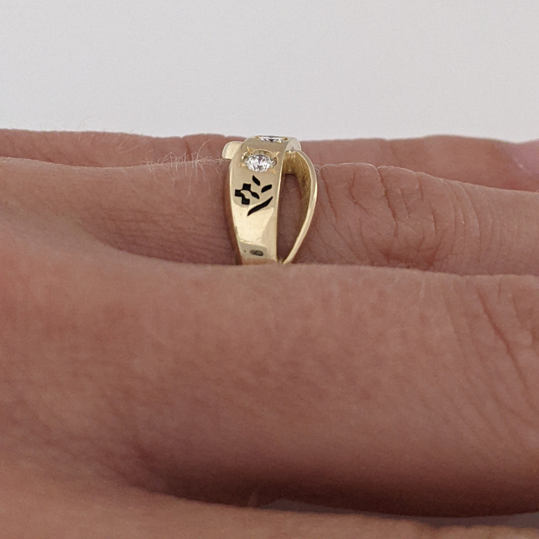 14K .21 CARAT TOTAL WEIGHT VS1 I DIAMOND ROUND (3) BLACK ENAMEL ESTATE RING 3.8 GRAMS