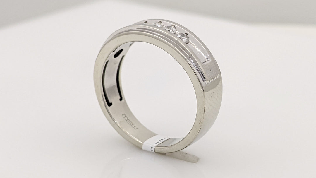 10K WHITE .25 CARAT TOTAL WEIGHT I1 H DIAMOND ROUND (5) ESTATE CHANNEL BAND 5.4 GRAMS