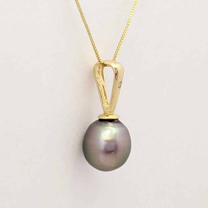 14K TAHITIAN PEARL ROUND 9MM WITH MELEE ESTATE PENDANT & CHAIN 4.4 GRAMS