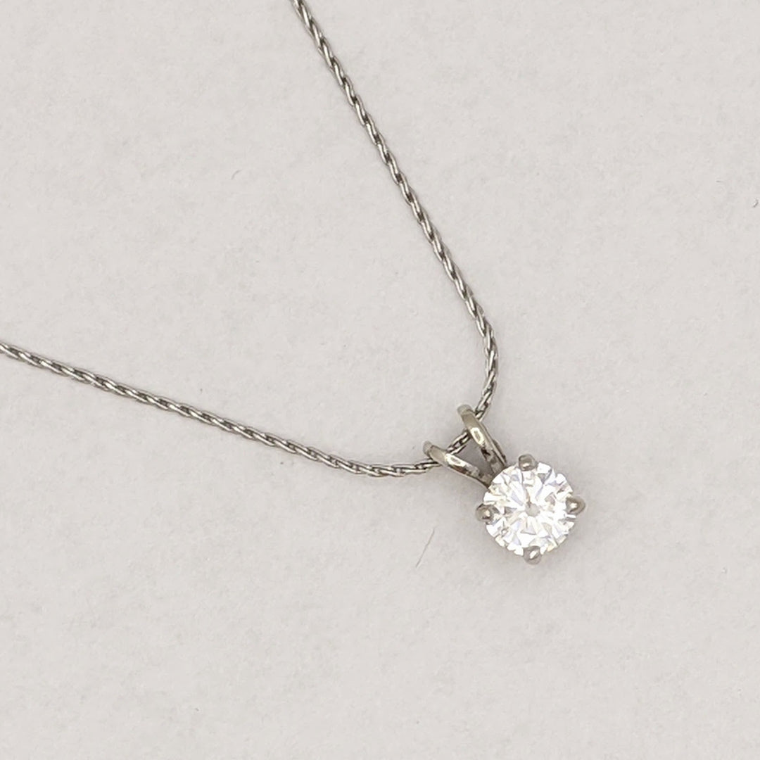 14K WHITE .66 CARAT TOTAL SI2 H DIAMOND ROUND ESTATE PENDANT & CHAIN 2.4 GRAMS