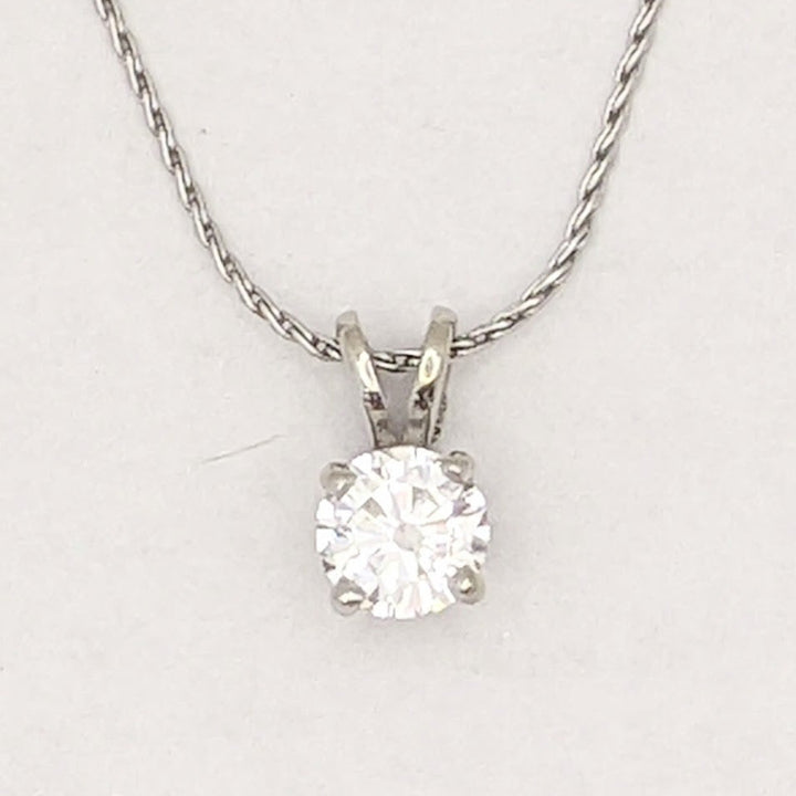 14K WHITE .66 CARAT TOTAL SI2 H DIAMOND ROUND ESTATE PENDANT & CHAIN 2.4 GRAMS