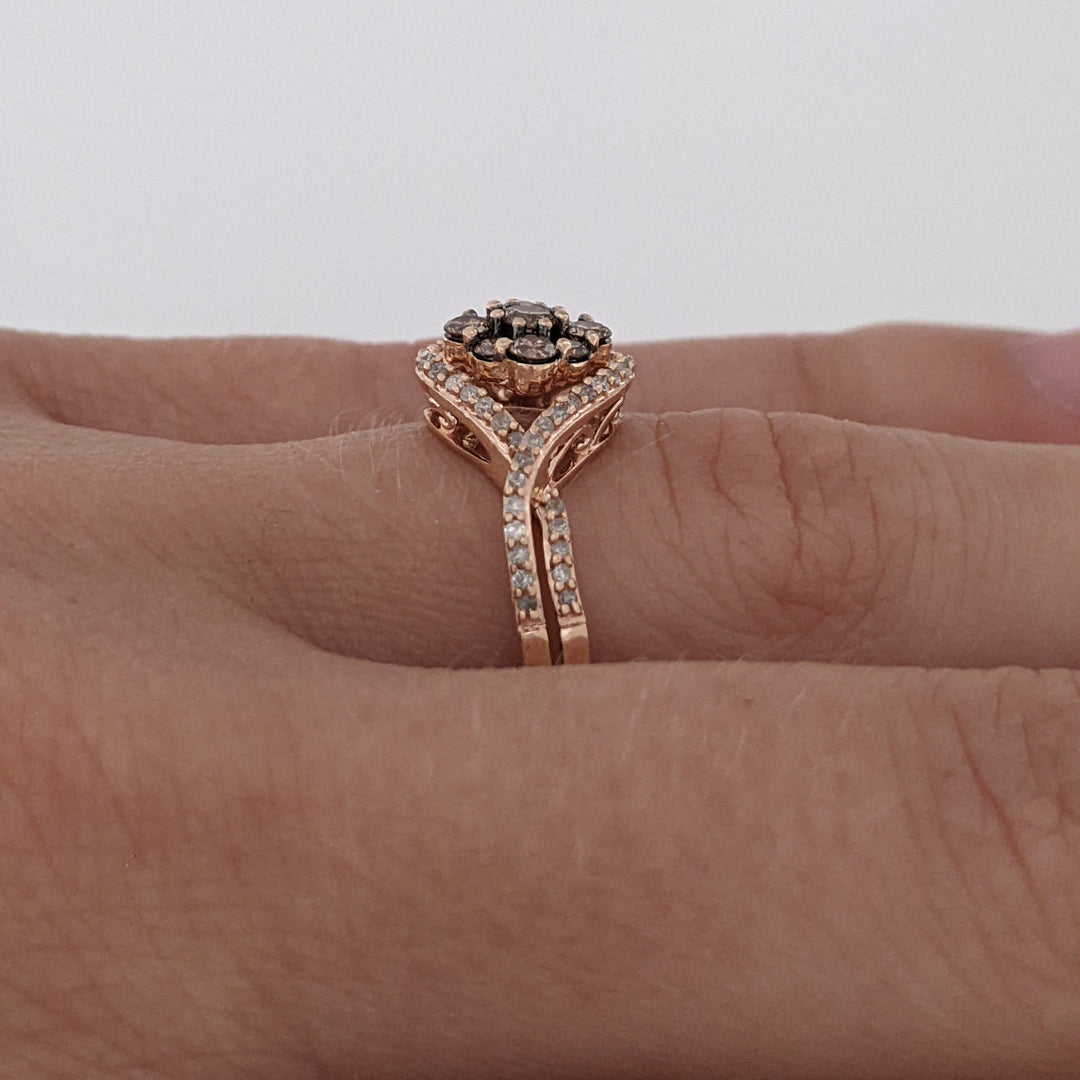 10K ROSE .48 CARAT TOTAL WEIGHT DIAMOND CHOCOLATE/WHITE ROUND (65) ESTATE CLUSTER RING 2.7 GRAMS