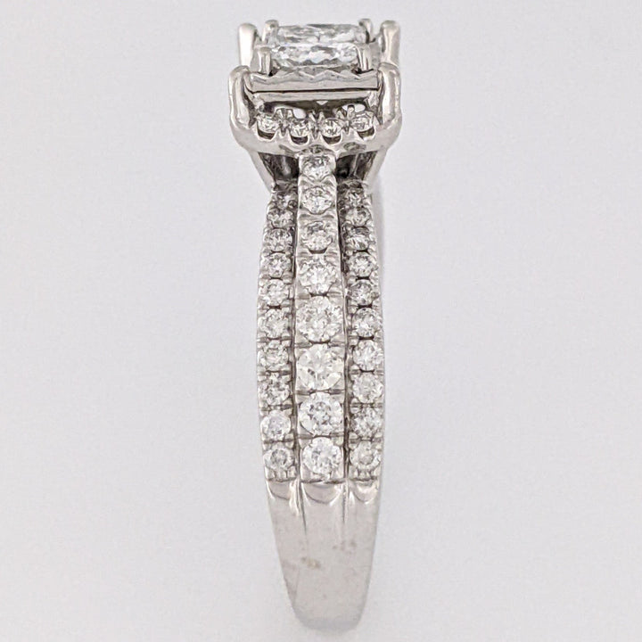 14K WHITE .85 CARAT TOTAL WEIGHT I1 H DIAMOND PRINCESS CUT (1) ROUND (72) ESTATE HALO RING 4.2 GRAMS