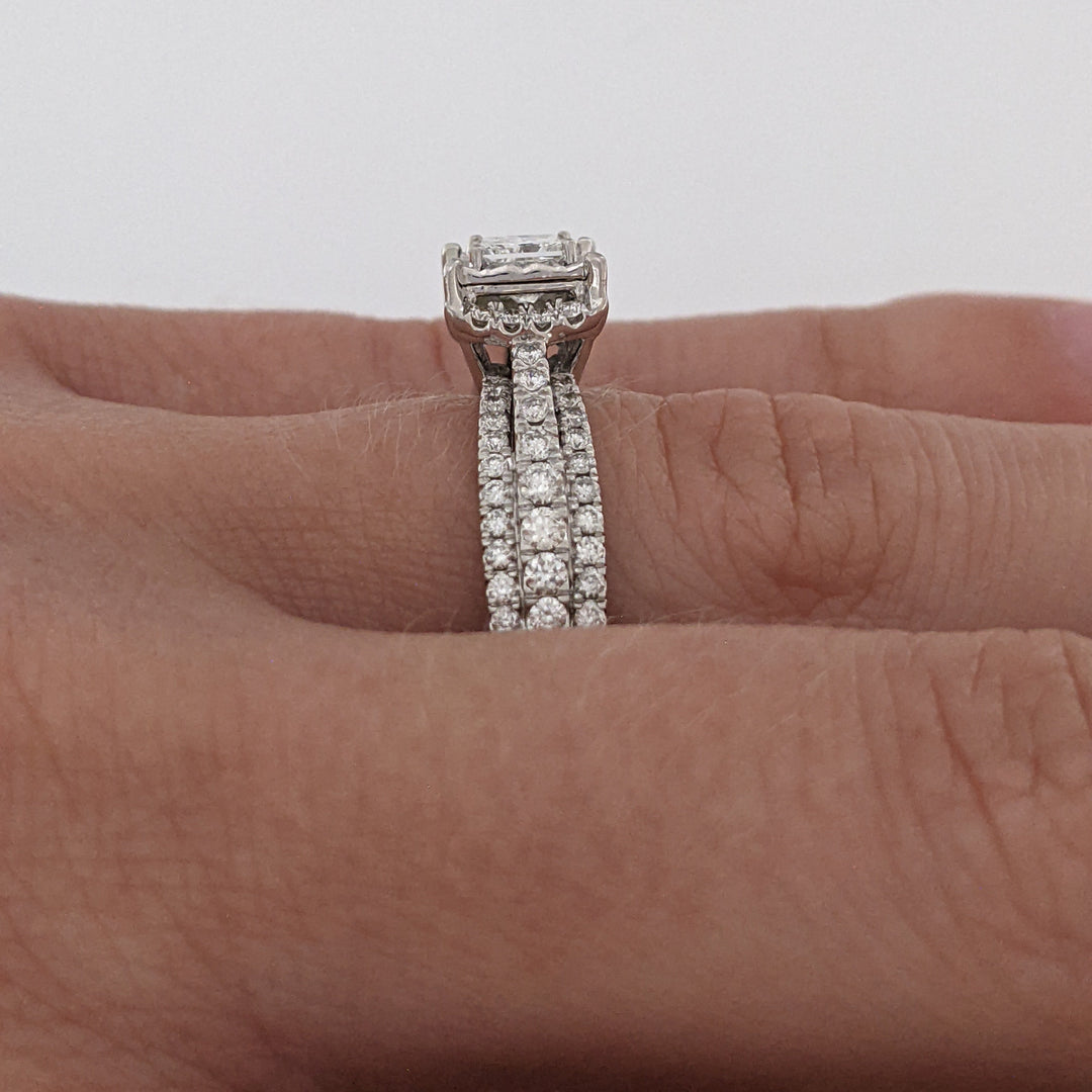 14K WHITE .85 CARAT TOTAL WEIGHT I1 H DIAMOND PRINCESS CUT (1) ROUND (72) ESTATE HALO RING 4.2 GRAMS