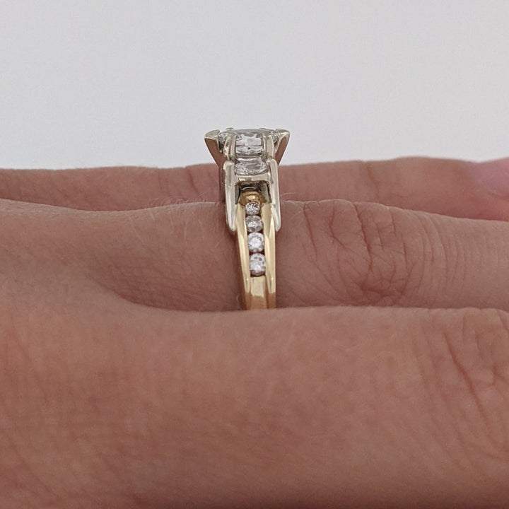 14K .65 CARAT TOTAL WEIGHT SI1 H DIAMOND MARQUISE (3) ROUND (8) ESTATE RING 4.3 GRAMS