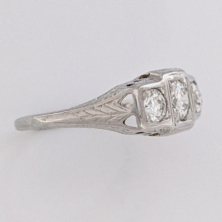 18K WHITE .72 CARAT TOTAL WEIGHT SI1 I DIAMOND ROUND (3) VINTAGE ESTATE RING 2.7 GRAMS