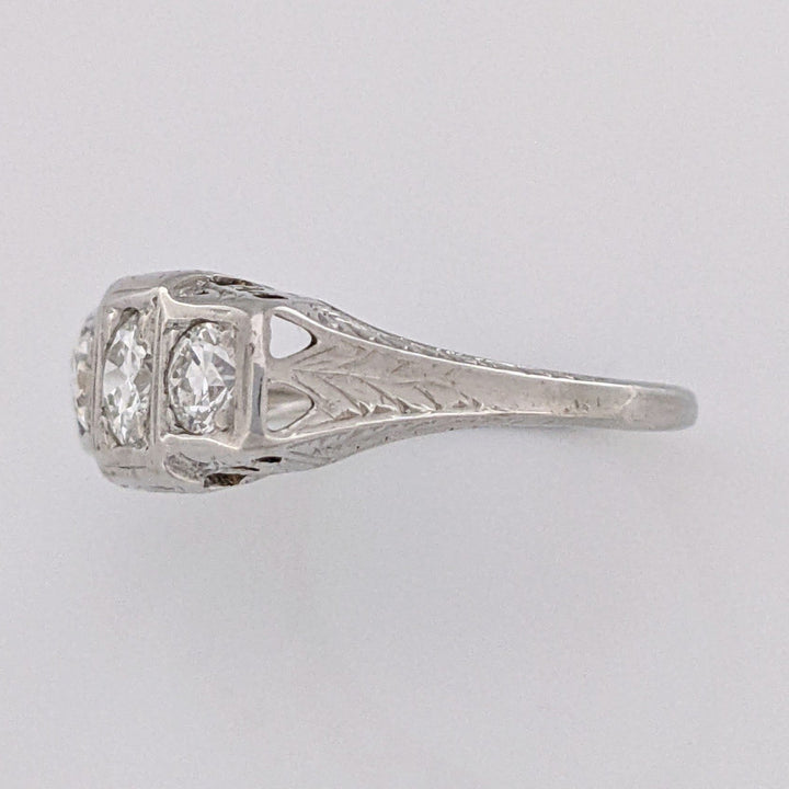 18K WHITE .72 CARAT TOTAL WEIGHT SI1 I DIAMOND ROUND (3) VINTAGE ESTATE RING 2.7 GRAMS