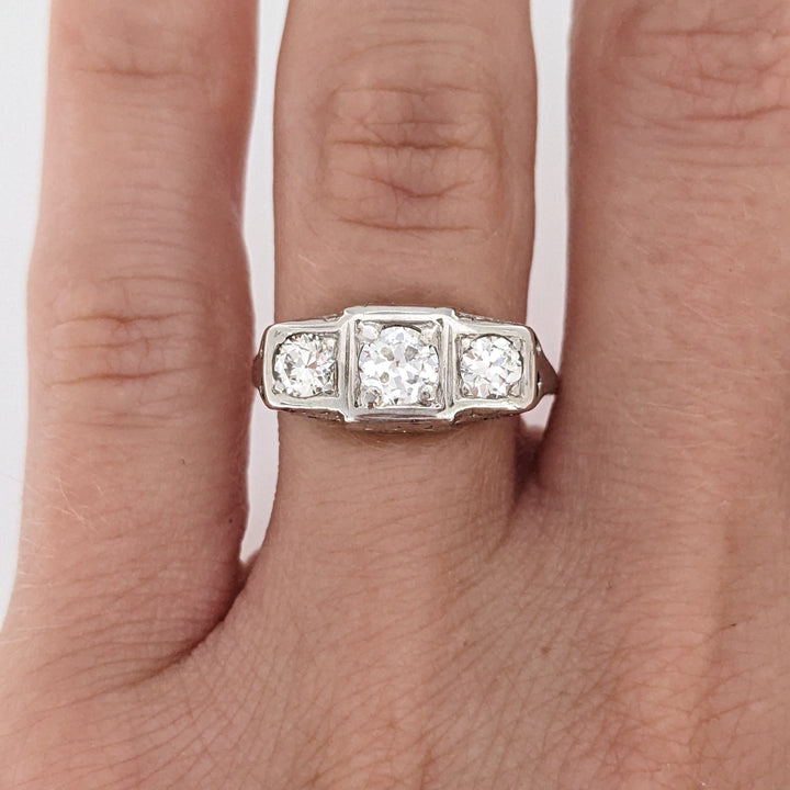 18K WHITE .72 CARAT TOTAL WEIGHT SI1 I DIAMOND ROUND (3) VINTAGE ESTATE RING 2.7 GRAMS