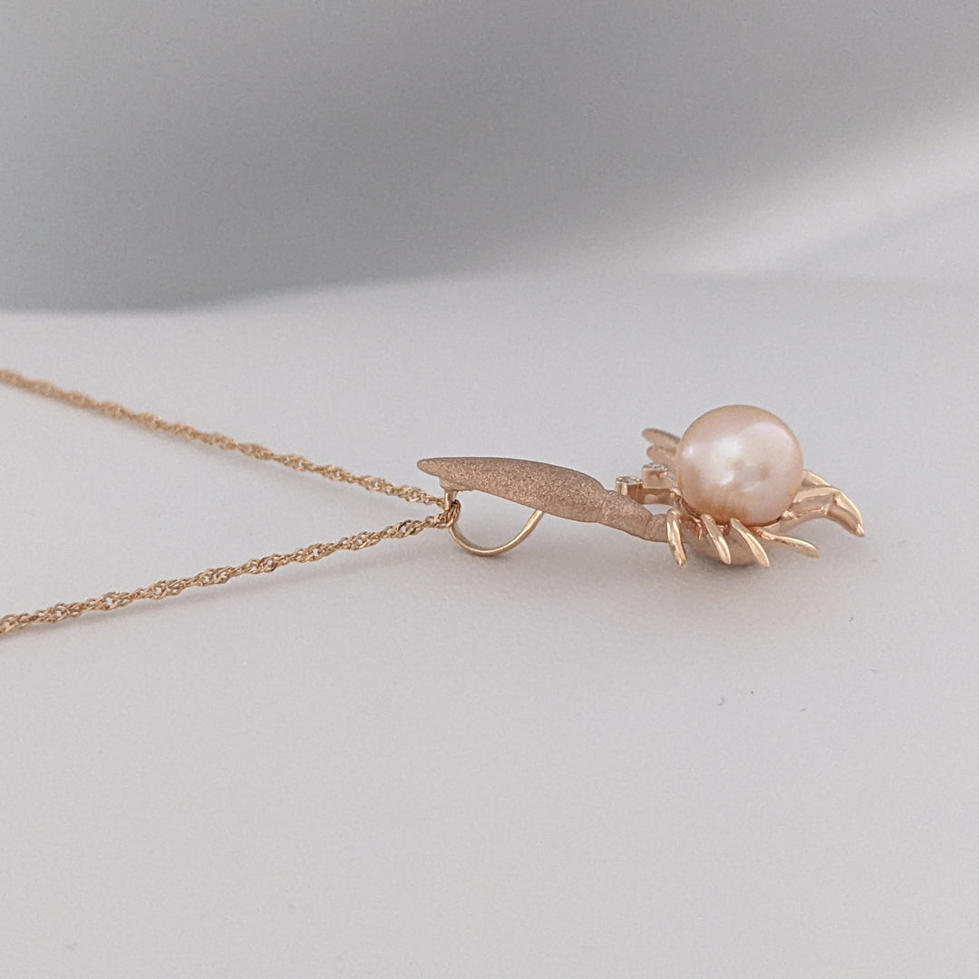 14K ROSE PEARL ROUND 7MM WITH MELEES ESTATE CRAB PENDANT & CHAIN 3.2 GRAMS