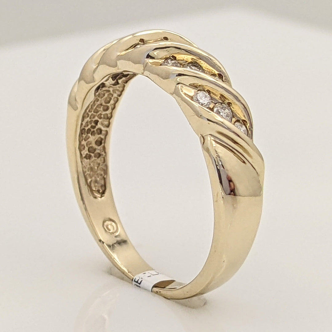 10K .20 CARAT TOTAL WEIGHT I1 H DIAMOND ROUND (15) TWIST ESTATE BAND 3.0 GRAMS