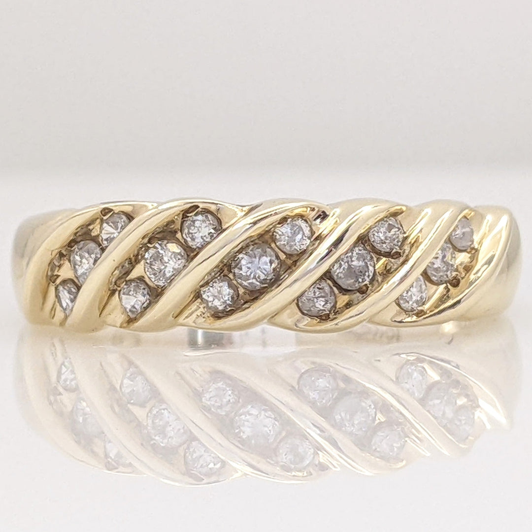 10K .20 CARAT TOTAL WEIGHT I1 H DIAMOND ROUND (15) TWIST ESTATE BAND 3.0 GRAMS