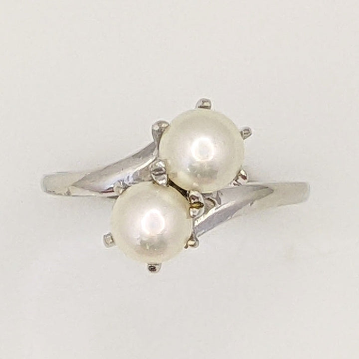 14K WHITE PEARL ROUND (2) 5.5MM BYPASS ESTATE RING 1.9 GRAMS