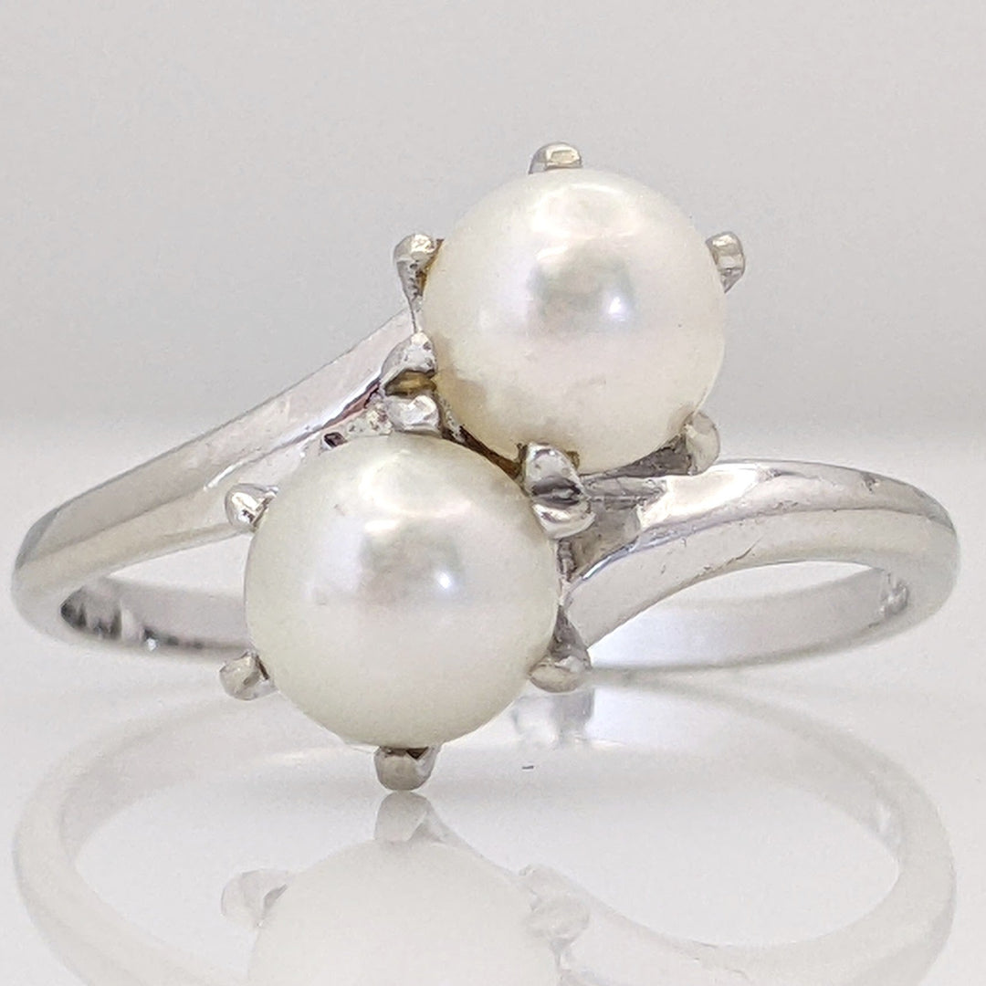 14K WHITE PEARL ROUND (2) 5.5MM BYPASS ESTATE RING 1.9 GRAMS