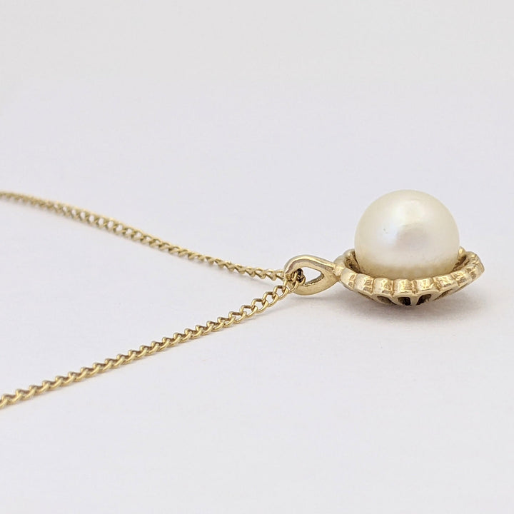14K PEARL ROUND 7.5MM WITH GOLD TRIM ESTATE PENDANT & CHAIN 2.4 GRAMS