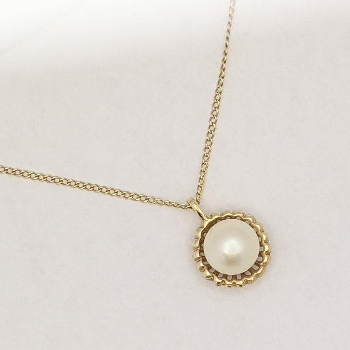 14K PEARL ROUND 7.5MM WITH GOLD TRIM ESTATE PENDANT & CHAIN 2.4 GRAMS