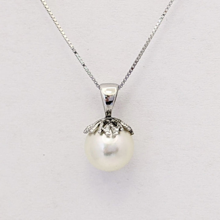 14K WHITE PEARL ROUND 8MM ESTATE PENDANT & CHAIN 1.7 GRAMS