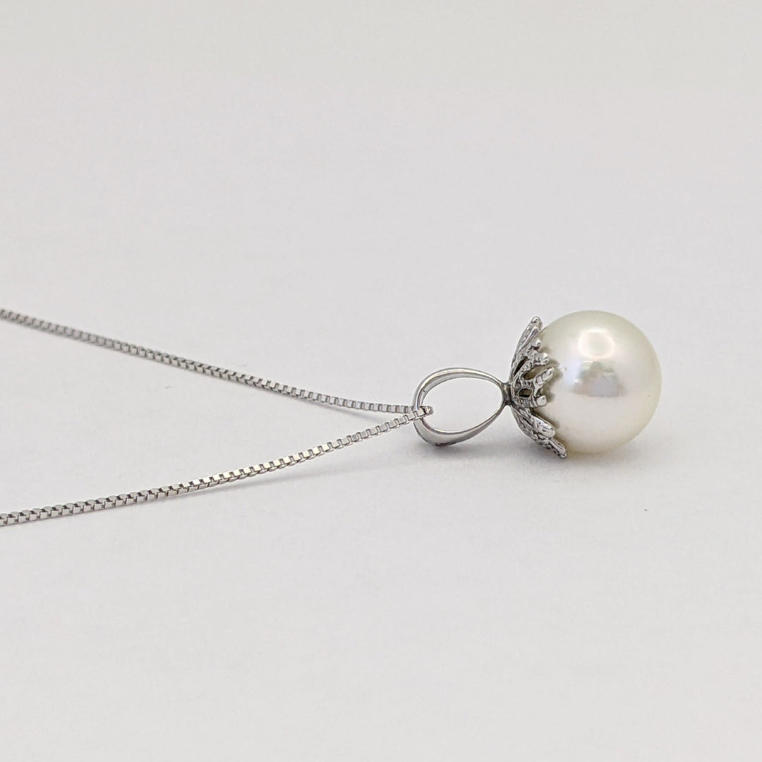 14K WHITE PEARL ROUND 8MM ESTATE PENDANT & CHAIN 1.7 GRAMS