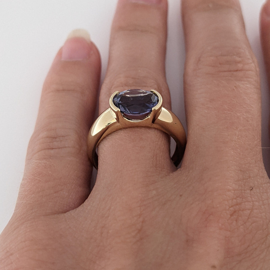 14K IOLITE OVAL 7X9 HALF BEZEL ESTATE RING 3.5 GRAMS