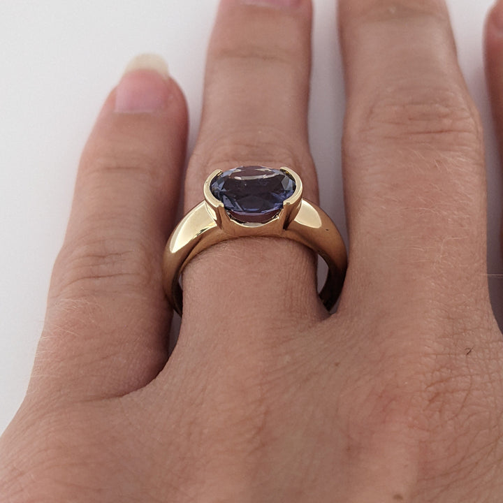 14K IOLITE OVAL 7X9 HALF BEZEL ESTATE RING 3.5 GRAMS