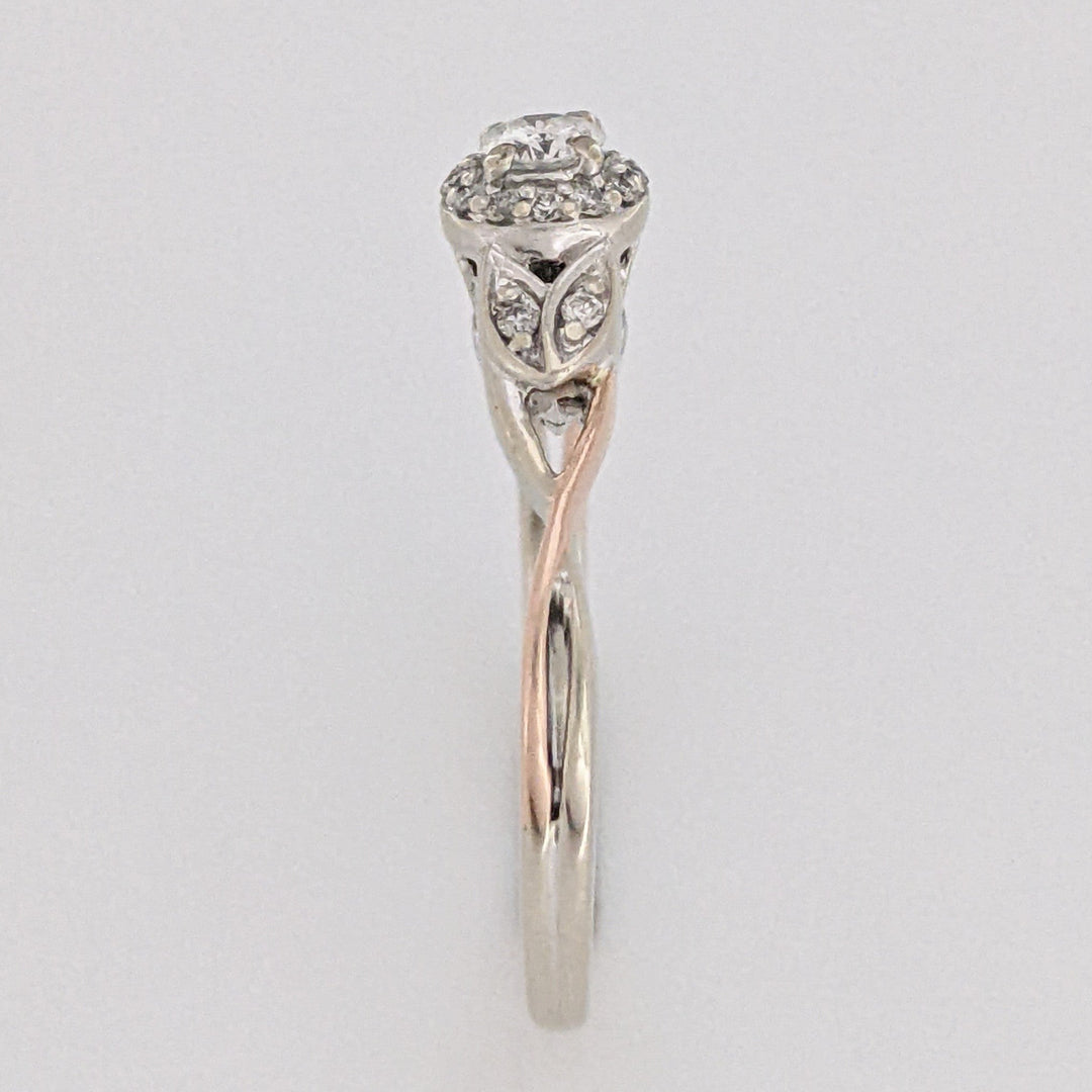 14K TWO-TONE .26 CARAT TOTAL WEIGHT I1 H DIAMOND ROUND (17) HALO ESTATE RING 2.7 GRAMS