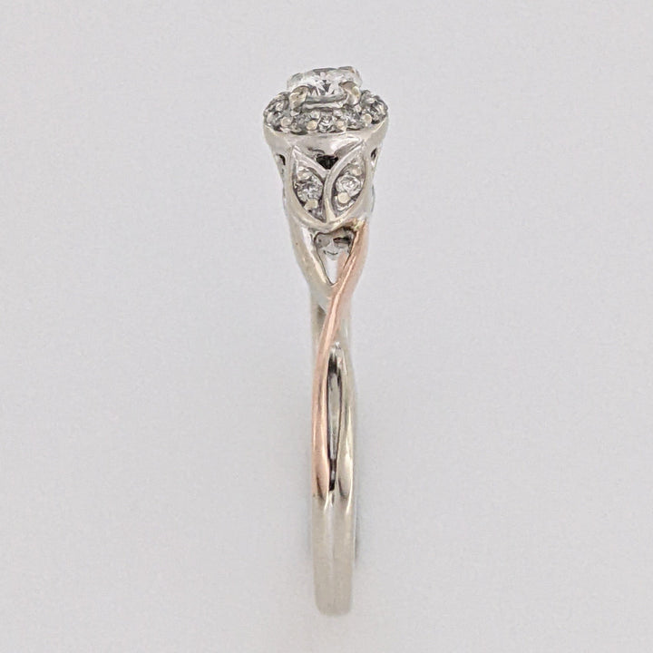 14K TWO-TONE .26 CARAT TOTAL WEIGHT I1 H DIAMOND ROUND (17) HALO ESTATE RING 2.7 GRAMS
