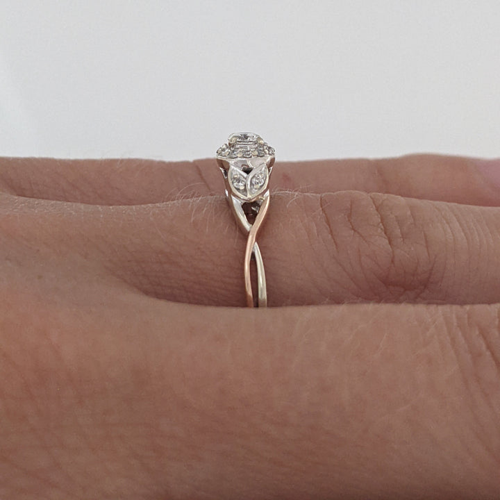 14K TWO-TONE .26 CARAT TOTAL WEIGHT I1 H DIAMOND ROUND (17) HALO ESTATE RING 2.7 GRAMS