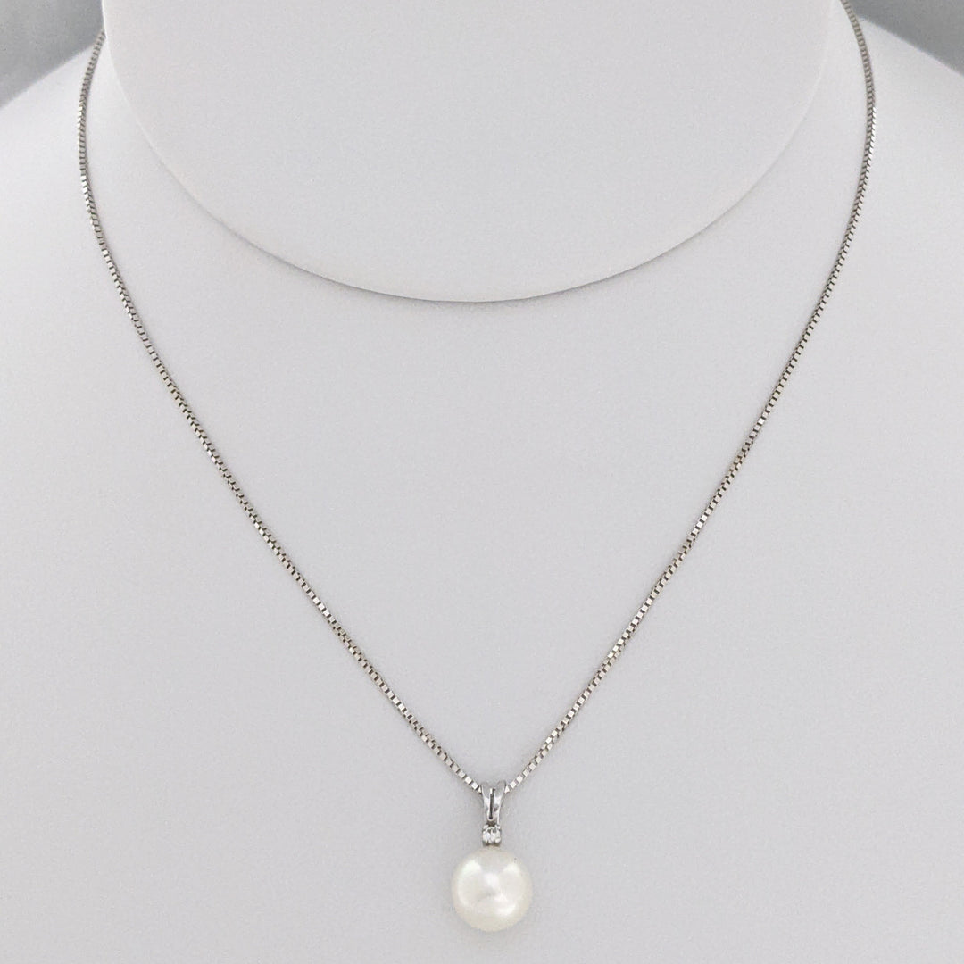 14K WHITE PEARL ROUND 7.5MM WITH MELEE ESTATE PENDANT & CHAIN 2.4 GRAMS