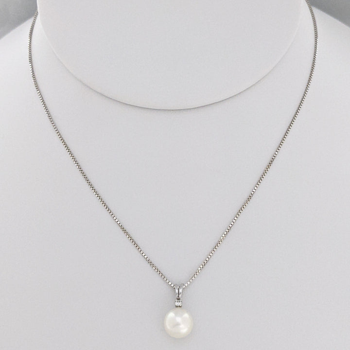 14K WHITE PEARL ROUND 7.5MM WITH MELEE ESTATE PENDANT & CHAIN 2.4 GRAMS