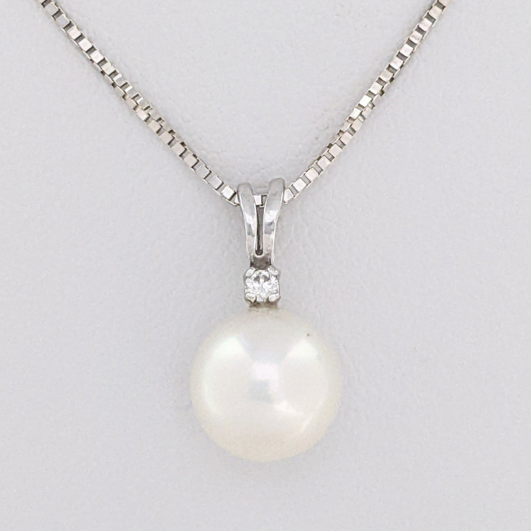 14K WHITE PEARL ROUND 7.5MM WITH MELEE ESTATE PENDANT & CHAIN 2.4 GRAMS