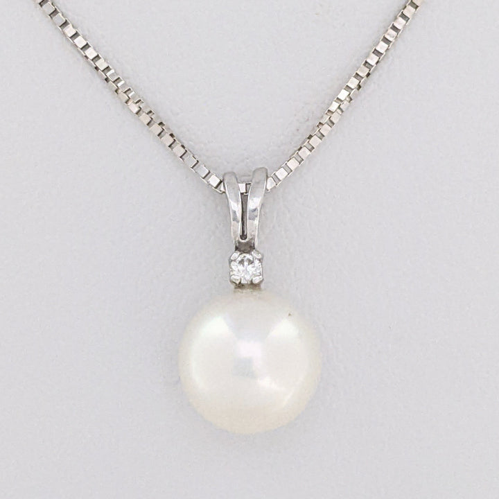 14K WHITE PEARL ROUND 7.5MM WITH MELEE ESTATE PENDANT & CHAIN 2.4 GRAMS