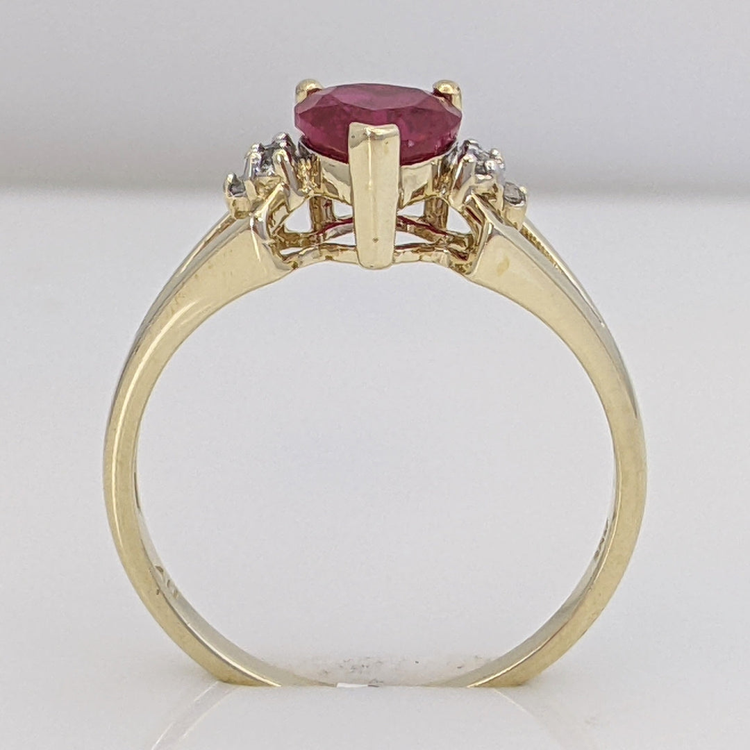 10K RED STONE HEART 6MM WITH (6) MELEE ESTATE RING 1.9 GRAMS