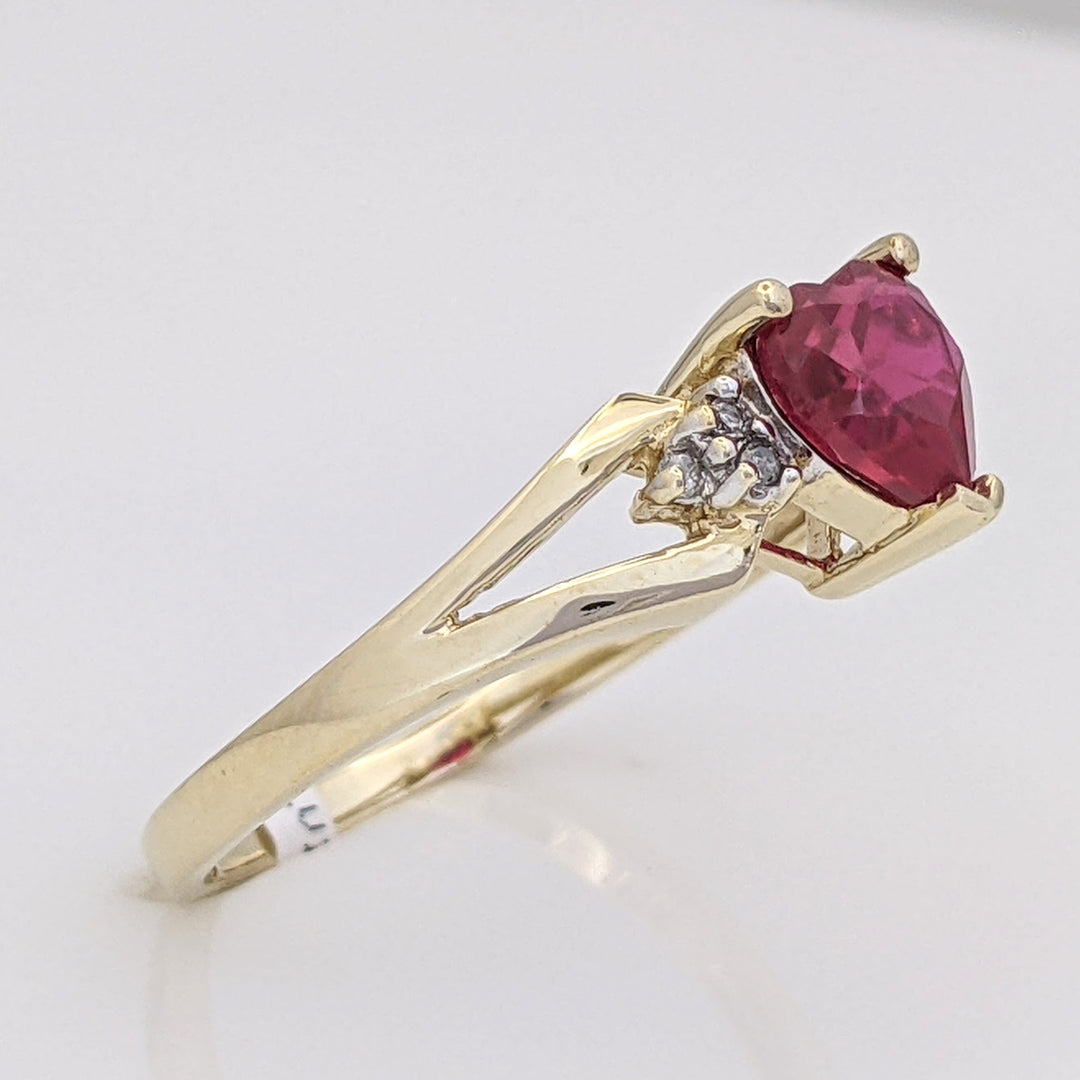 10K RED STONE HEART 6MM WITH (6) MELEE ESTATE RING 1.9 GRAMS