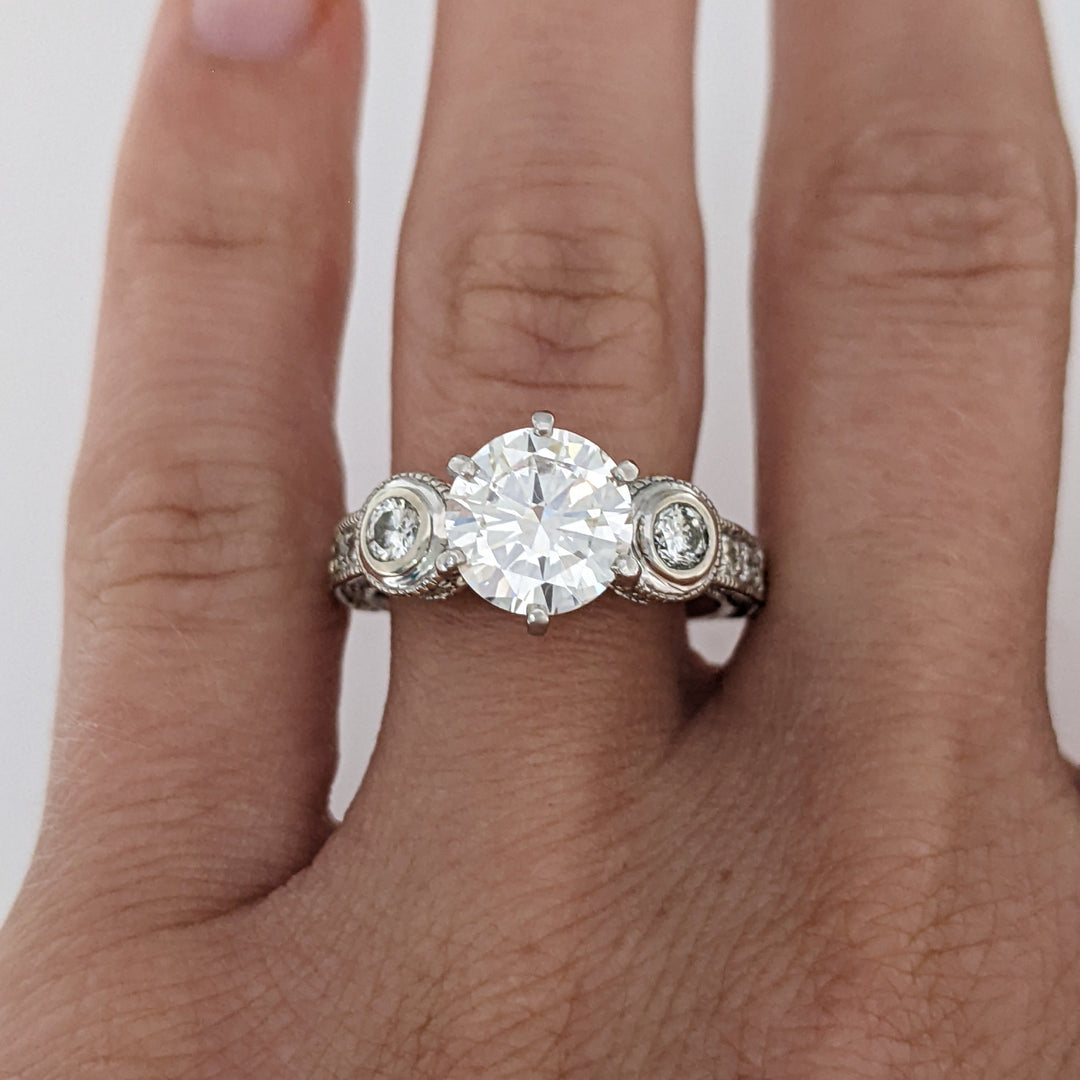 14K WHITE 2.77 CARAT TOTAL WEIGHT SI2 J DIAMOND ROUND (69) ESTATE RING 6.8G