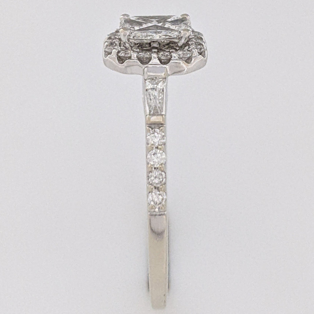 14K WHITE .80 CARAT TOTAL WEIGHT SI1 H-I DIAMOND TRILLION (6) ROUND (22) ESTATE RING 3.6 GRAMS