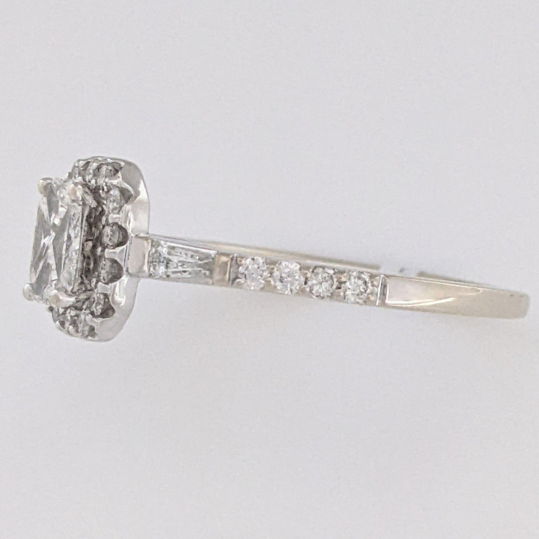 14K WHITE .80 CARAT TOTAL WEIGHT SI1 H-I DIAMOND TRILLION (6) ROUND (22) ESTATE RING 3.6 GRAMS