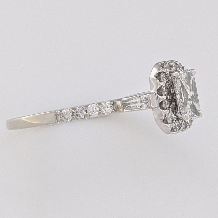 14K WHITE .80 CARAT TOTAL WEIGHT SI1 H-I DIAMOND TRILLION (6) ROUND (22) ESTATE RING 3.6 GRAMS