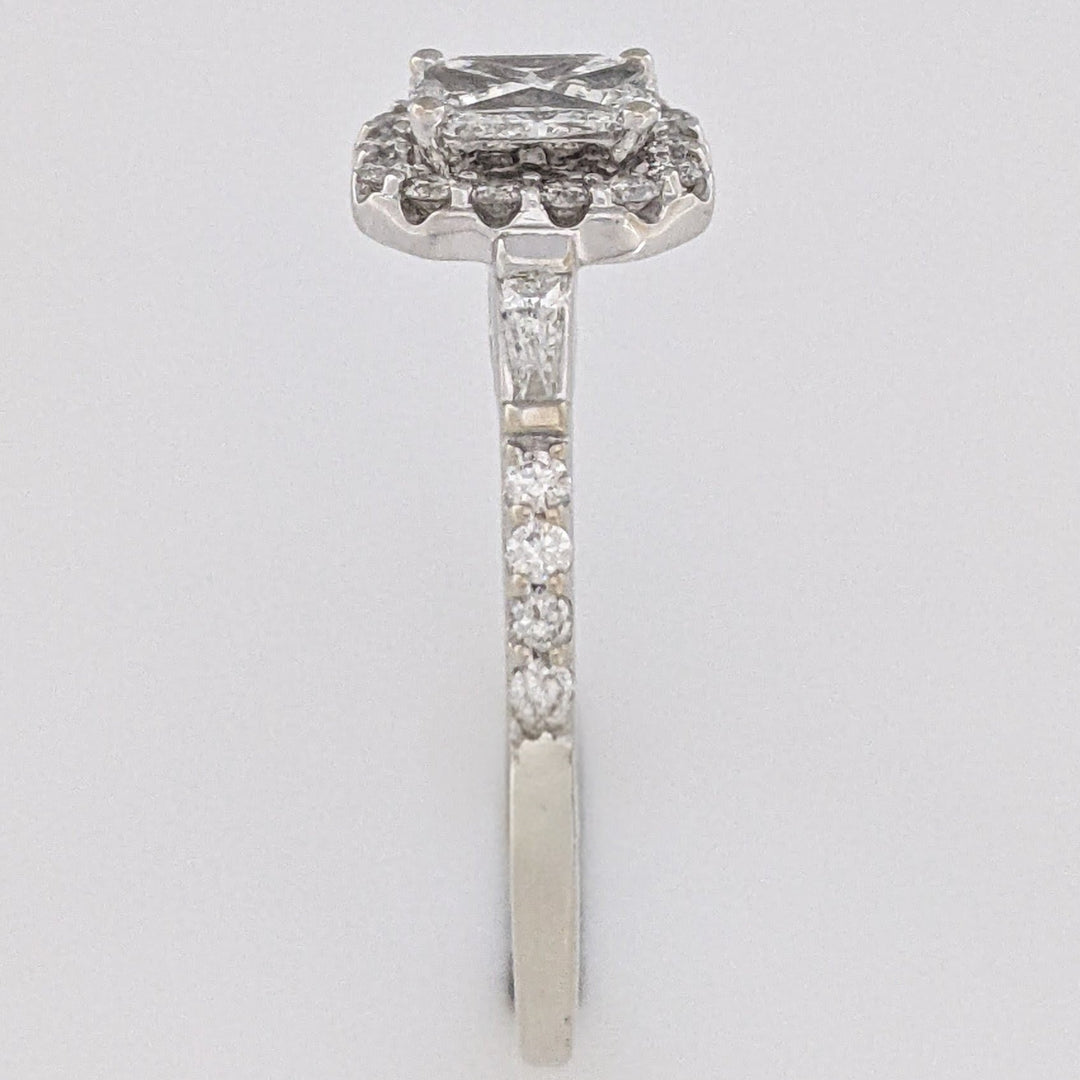 14K WHITE .80 CARAT TOTAL WEIGHT SI1 H-I DIAMOND TRILLION (6) ROUND (22) ESTATE RING 3.6 GRAMS