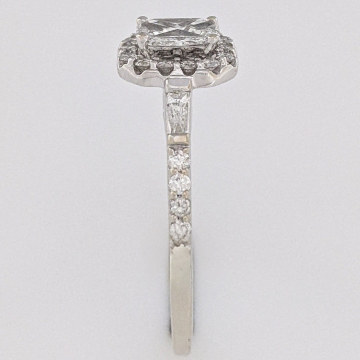 14K WHITE .80 CARAT TOTAL WEIGHT SI1 H-I DIAMOND TRILLION (6) ROUND (22) ESTATE RING 3.6 GRAMS