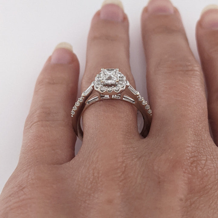 14K WHITE .80 CARAT TOTAL WEIGHT SI1 H-I DIAMOND TRILLION (6) ROUND (22) ESTATE RING 3.6 GRAMS