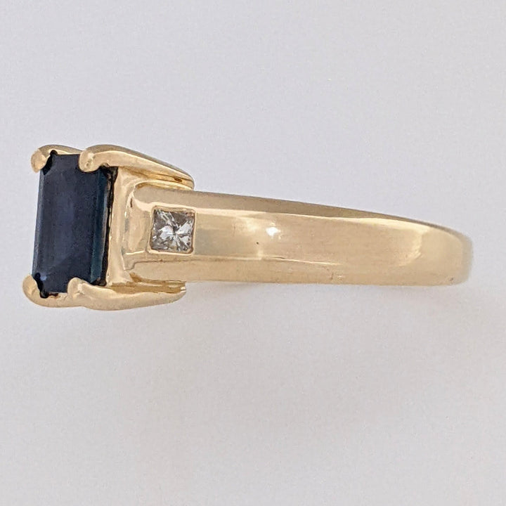 14K SAPPHIRE EMERALD CUT 5X7 WITH .18 DIAMOND TOTAL WEIGHT (2) PRINCESS CUT ESTATE RING 4.7 GRAMS