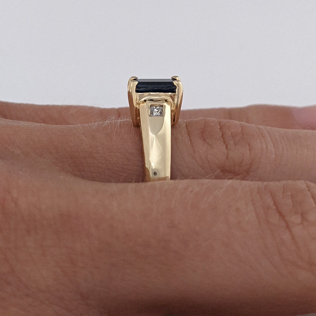 14K SAPPHIRE EMERALD CUT 5X7 WITH .18 DIAMOND TOTAL WEIGHT (2) PRINCESS CUT ESTATE RING 4.7 GRAMS