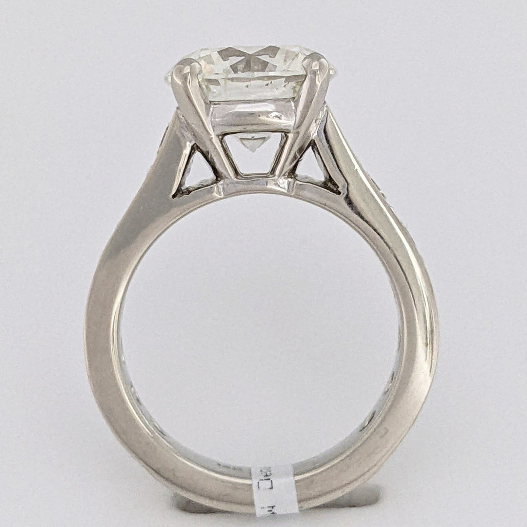 18K WHITE 3.44 CARAT TOTAL SI1 L DIAMOND ROUND WITH 1.32 CARAT TOTAL WEIGHT SI H (14) ESTATE RING 7.0 GRAMS