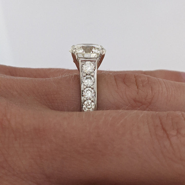 18K WHITE 3.44 CARAT TOTAL SI1 L DIAMOND ROUND WITH 1.32 CARAT TOTAL WEIGHT SI H (14) ESTATE RING 7.0 GRAMS