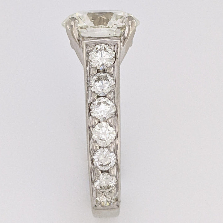 18K WHITE 3.44 CARAT TOTAL SI1 L DIAMOND ROUND WITH 1.32 CARAT TOTAL WEIGHT SI H (14) ESTATE RING 7.0 GRAMS
