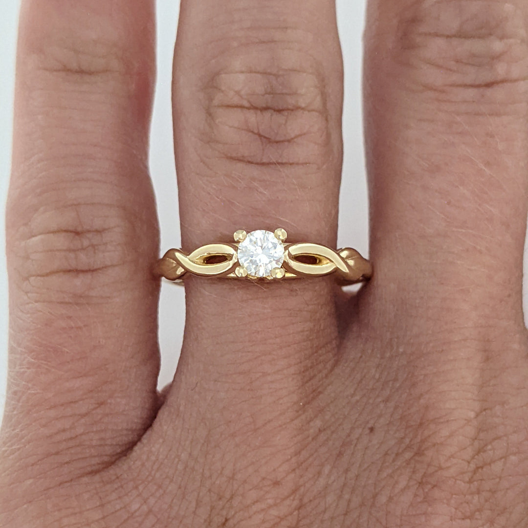 14K .22 CARAT TOTAL VS2 G DIAMOND ROUND TWIST MOUNTING ESTATE RING 2.4 GRAMS
