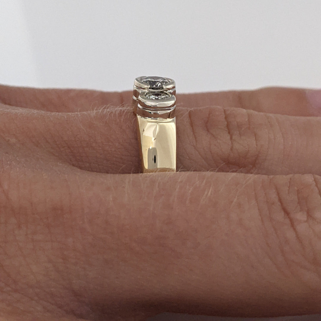 14K 1.00 CARAT TOTAL WEIGHT I1 I DIAMOND ROUND (3) BEZEL SET TRINITY ESTATE RING 5.6 GRAMS