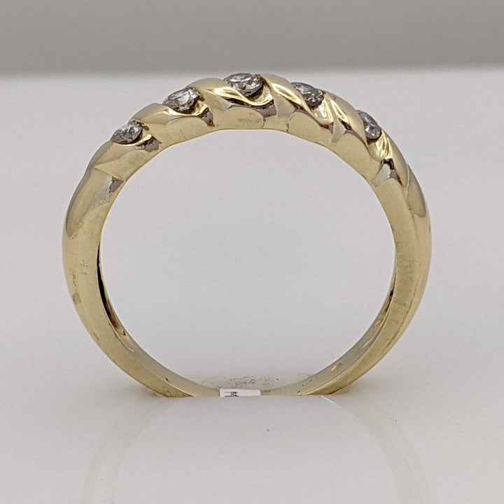 14K .19 CARAT TOTAL WEIGHT SI2 I DIAMOND ROUND (5) ESTATE TWIST BAND 2.3 GRAMS
