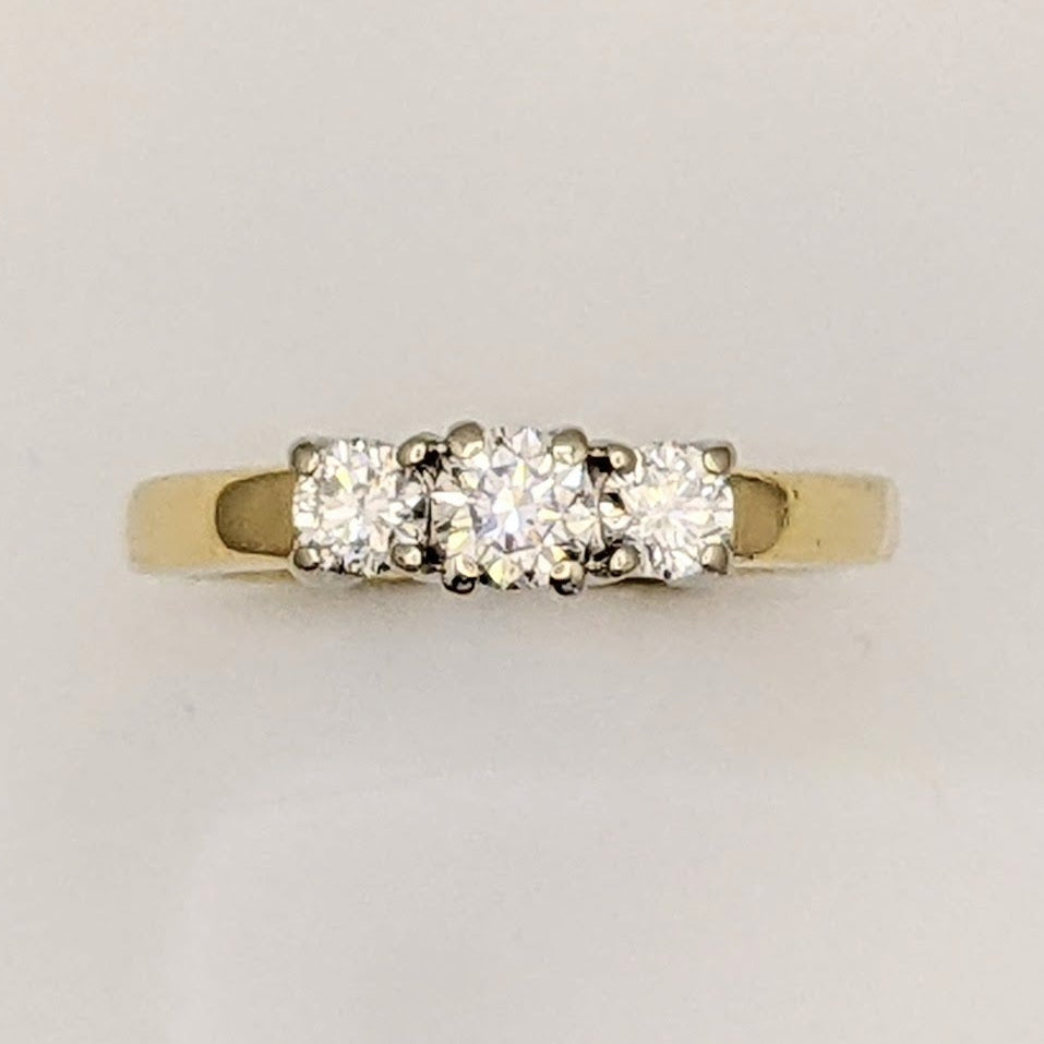 14K .65 CARAT TOTAL WEIGHT I1 I DIAMOND ROUND (3) ESTATE TRINITY RING 4.4 GRAMS