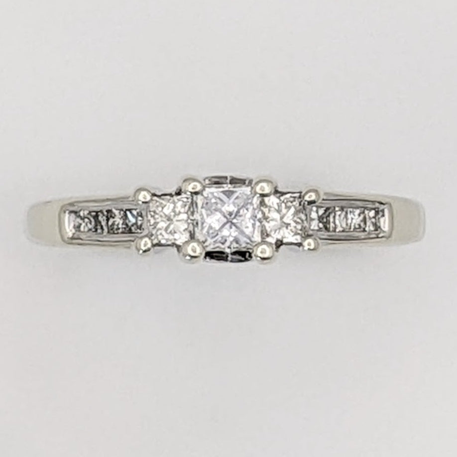 14K WHITE .54 CARAT TOTAL WEIGHT I1 H DIAMOND PRINCESS CUT (13) ESTATE TRINITY RING 3.3 GRAM